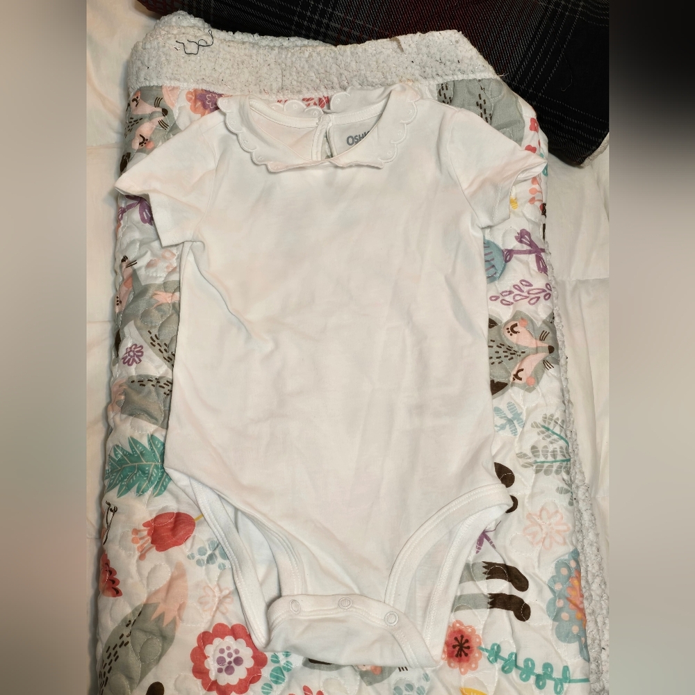 Osh Kosh B'Gosh Peter Pan Ruffle Collared Bodysuit